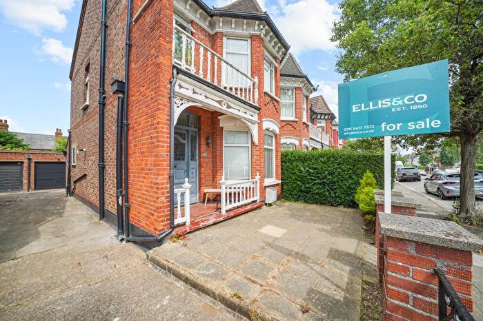 3 Bedroom End Of Terrace House For Sale In Ellesmere Road, Dollis Hill, NW10