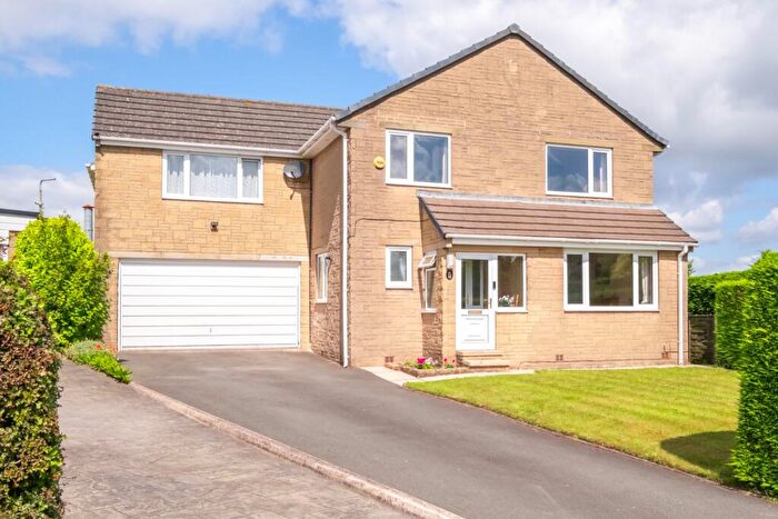 5 Bedroom Detached House For Sale In Farfield Avenue, Hepworth, Holmfirth, HD9