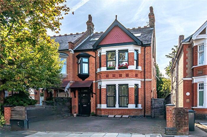 2 Bedroom Flat For Sale In Creffield Road, London, W5