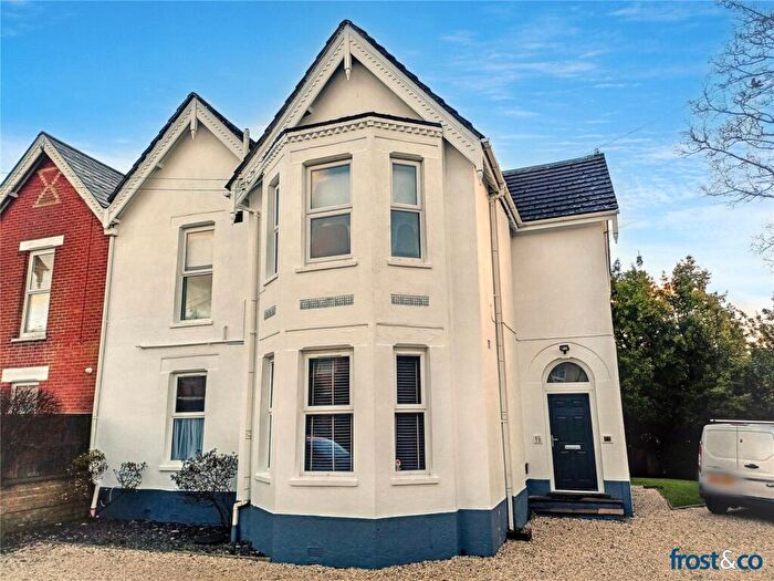 1 Bedroom Apartment For Sale In Charmouth Grove, Lower Parkstone, Poole, Dorset, BH14