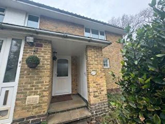 2 Bedroom Maisonette To Rent In Holly Hill, Southampton, SO16