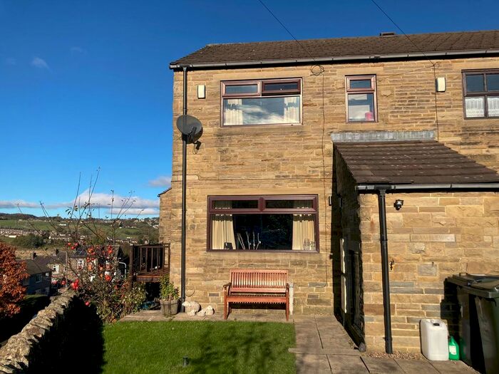 3 Bedroom Property To Rent In Bramble Close, Haworth, Keighley BD22