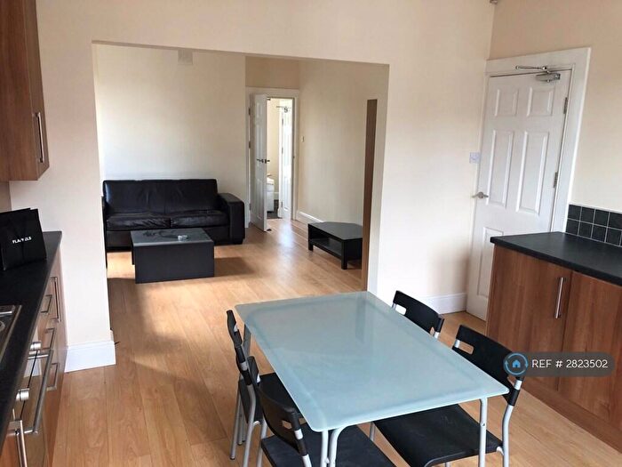 1 Bedroom Flat To Rent In Machon Bank, Sheffield, S7