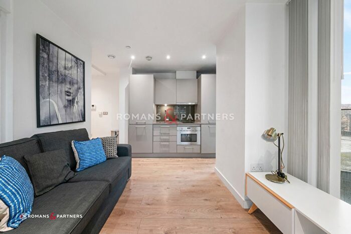 1 Bedroom Flat To Rent In Stratosphere Tower, Stratford, E15