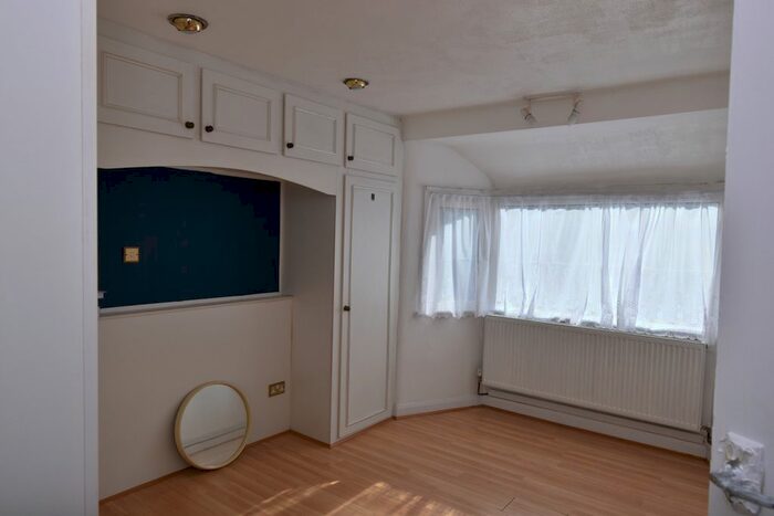 3 Bedroom Semi-Detached House To Rent In Bedford Road, Ruislip, HA4