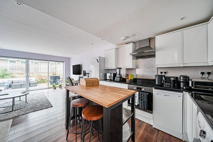 2 Bedroom Flat For Sale In Ashmore Road, Maida Vale, London, W9