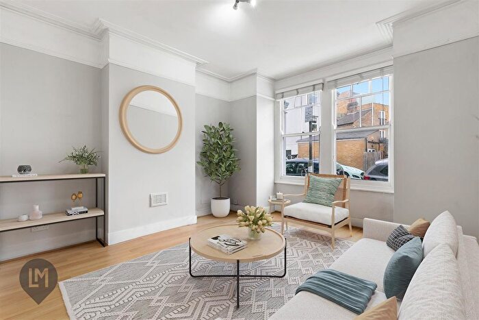 2 Bedroom Flat For Sale In Treport Street, London, SW18