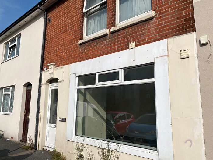 2 Bedroom Flat To Rent In Victoria Road, Woolston, Southampton, Hampshire, SO19
