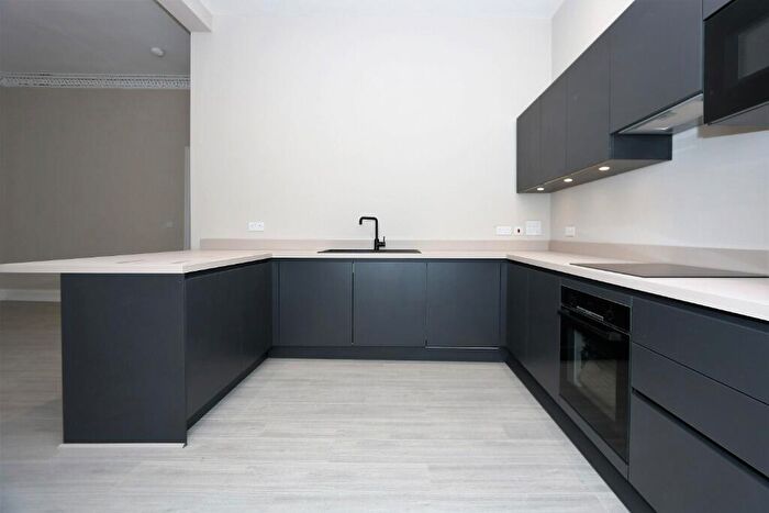 2 Bedroom Flat To Rent In Hyndland Road, Glasgow, G12
