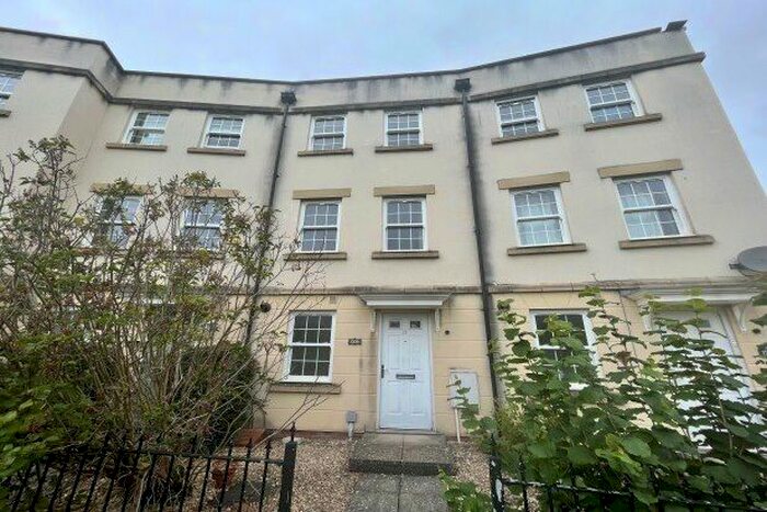 3 Bedroom Property To Rent In Grebe Gardens, Gloucester, GL3