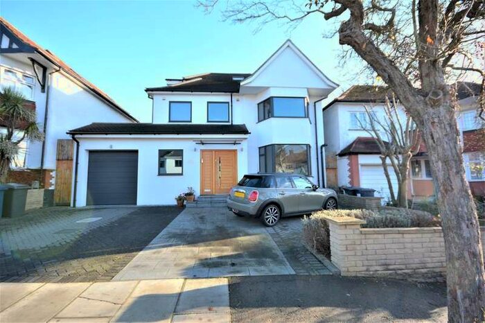 5 Bedroom Detached House To Rent In Crespigny Road, NW4