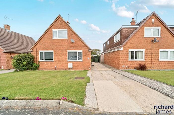 3 Bedroom Detached House For Sale In Guildford Avenue, Lawn, Swindon, SN3