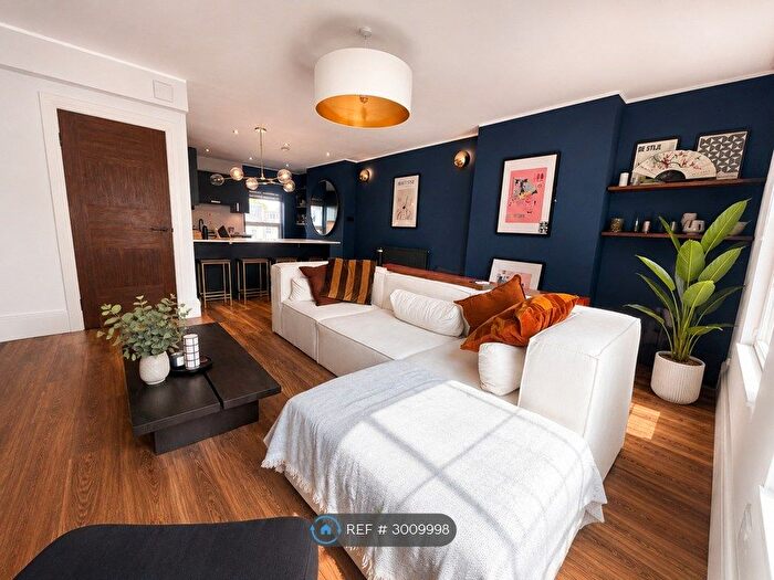 2 Bedroom Flat To Rent In Manor Road, London, E17