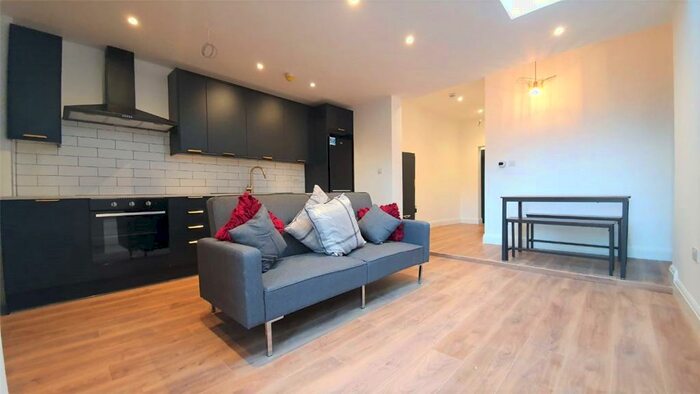 2 Bedroom Apartment To Rent In Masons Avenue, Harrow, HA3