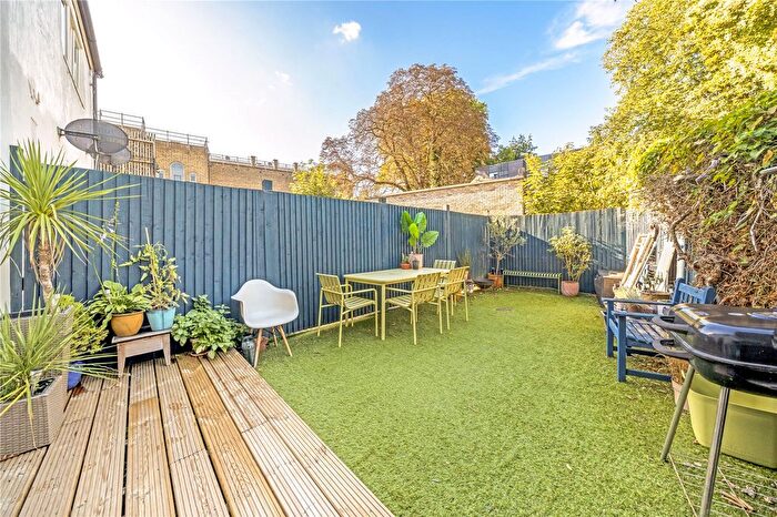 1 Bedroom Flat For Sale In Lewisham Way, New Cross, SE14