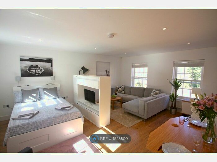 Studio To Rent In Westwood Drive, Canterbury, CT2