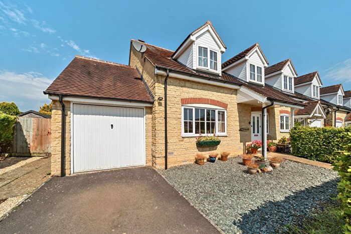 4 Bedroom Semi-Detached House For Sale In Mansell Place, Carterton, Oxfordshire, OX18