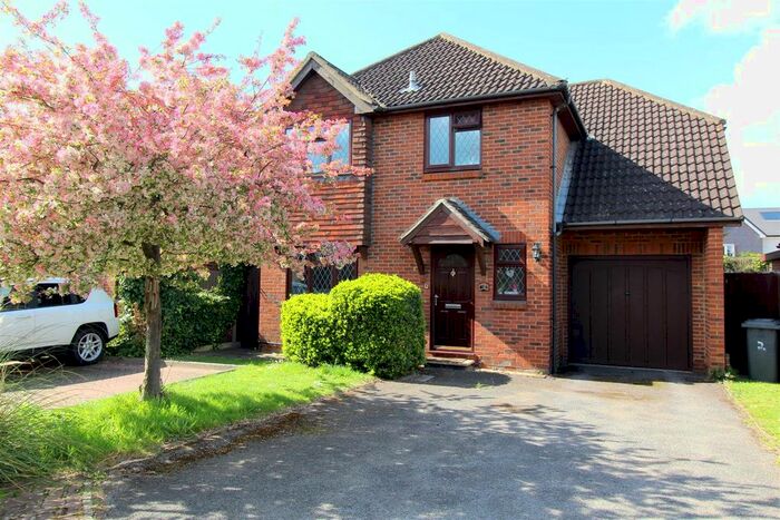 4 Bedroom Detached House To Rent In Jenning Close, New Haw, Addlestone, KT15
