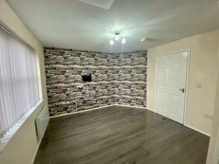 2 Bedroom Apartment To Rent In Whitestar Court, Irlam, M44