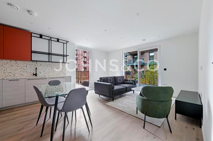 2 Bedroom Flat To Rent In Iris House, Hemlock Street, London, E14