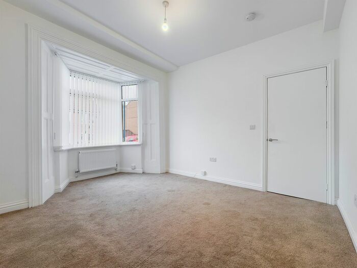 1 Bedroom Flat To Rent In Robert Street, Manselton, Swansea, SA5