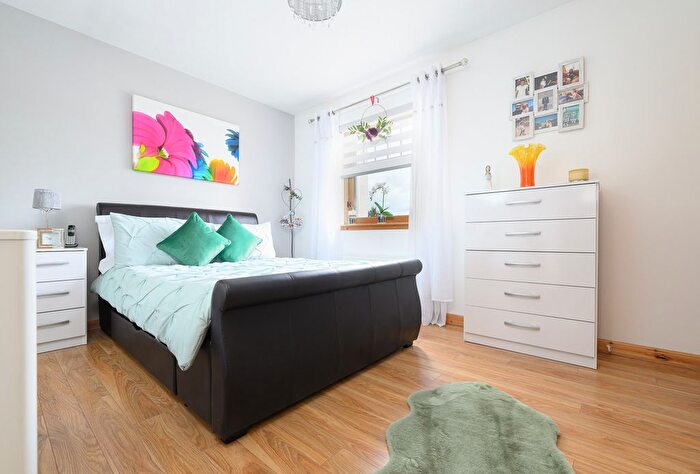 2 Bedroom Terraced House For Sale In Hollybush Lane, Port Glasgow, PA14