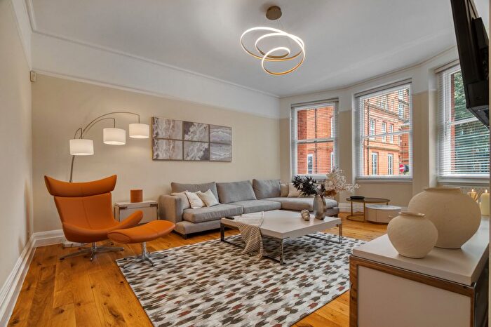 4 Bedroom Flat To Rent In Kensington Court Mansions, Kensington Court, London, W8