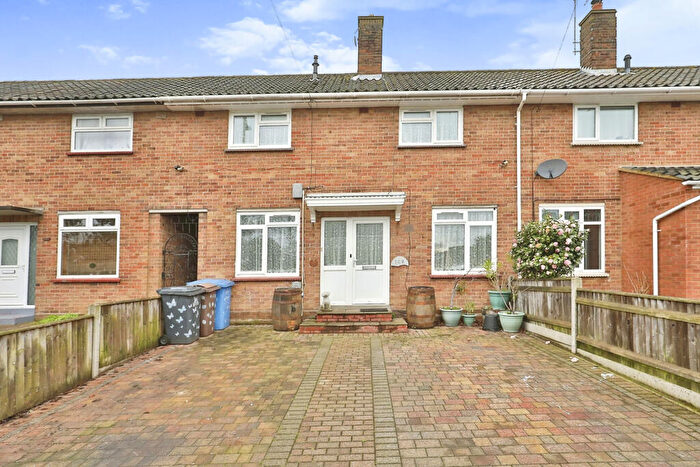 3 Bedroom Terraced House For Sale In Rider Haggard Road, Norwich, NR7