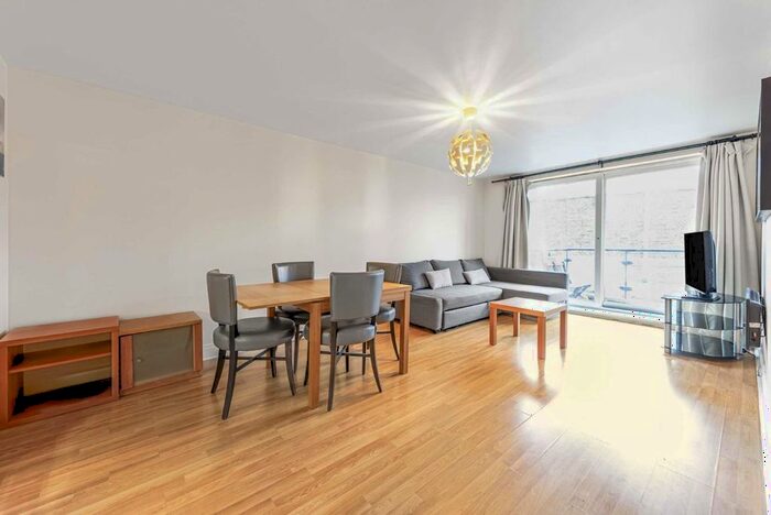 2 Bedroom Flat To Rent In Smugglers Way, London, SW18