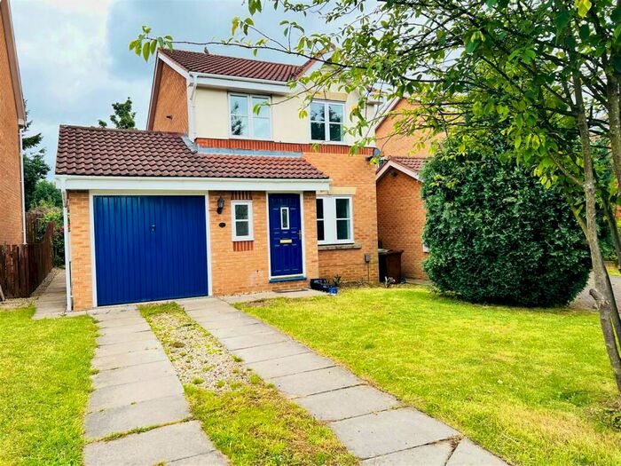 3 Bedroom Detached House To Rent In Stonelea Court, Meanwood, Leeds, West Yorkshire., LS7