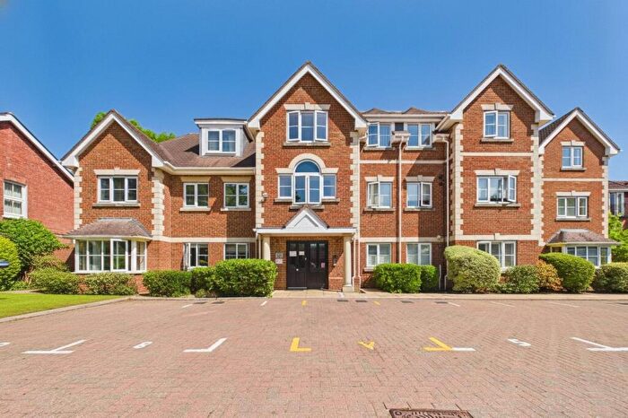 2 Bedroom Flat To Rent In Heron Court, Yorktown Road, Sandhurst, Berkshire, GU47
