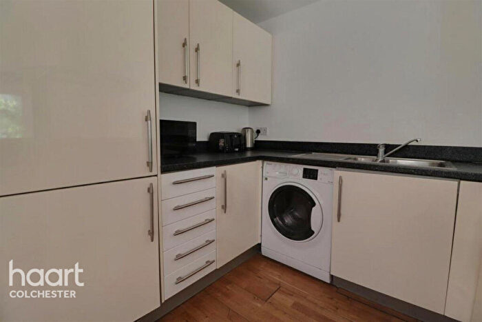 3 Bedroom Terraced House To Rent In Hawkins Road, Colchester, CO2