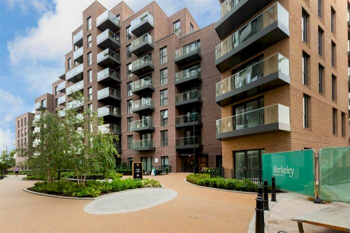 2 Bedroom Flat To Rent In Willowbrook House, Coster Avenue, London, N4