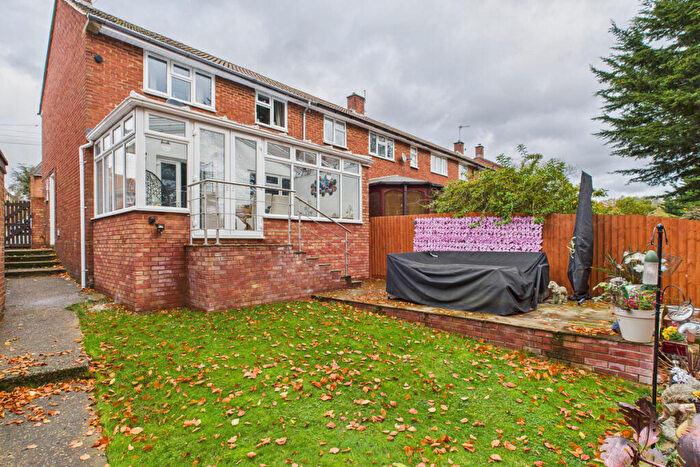 3 Bedroom End Of Terrace House For Sale In Oak Street, Hemel Hempstead, HP3