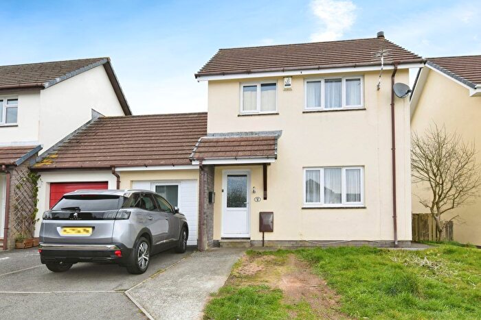 3 Bedroom Link Detached House For Sale In Heathland View, Torrington, EX38