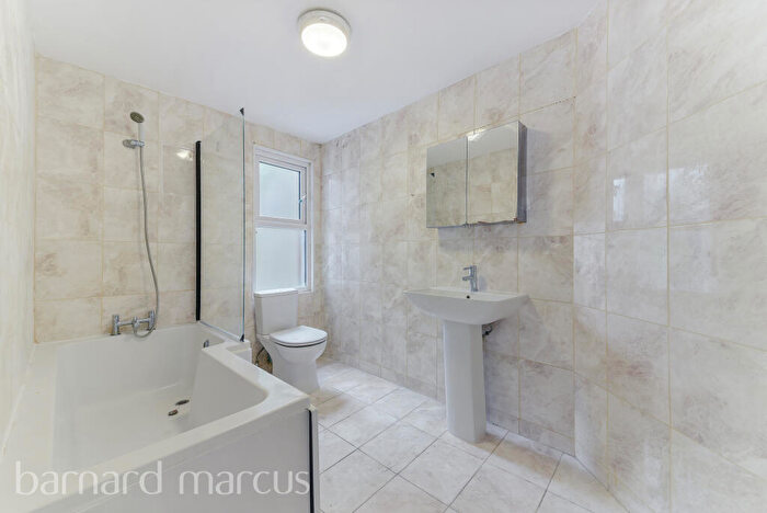 4 Bedroom House To Rent In Bensham Lane, Thornton Heath, CR7