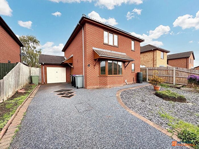 3 Bedroom Detached House For Sale In Lavender Way, Bourne, PE10