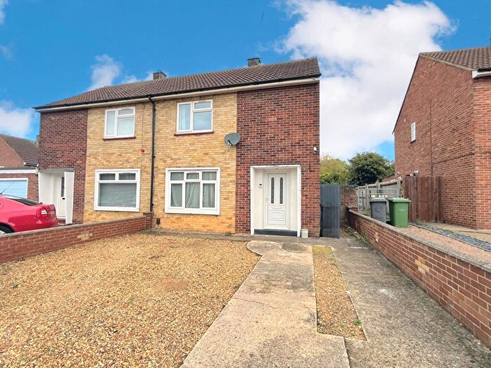 2 Bedroom Semi Detached House For Sale In Chiltern Rise, Peterborough, PE4
