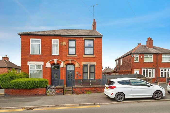 3 Bedroom Semi Detached House For Sale In Talbot Road, Hyde, Cheshire, SK14