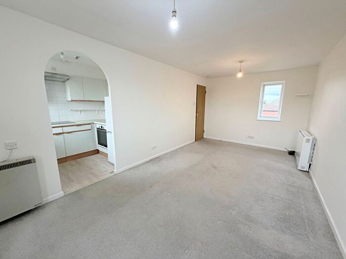 2 Bedroom Flat To Rent In Wensum Drive, Didcot, OX11