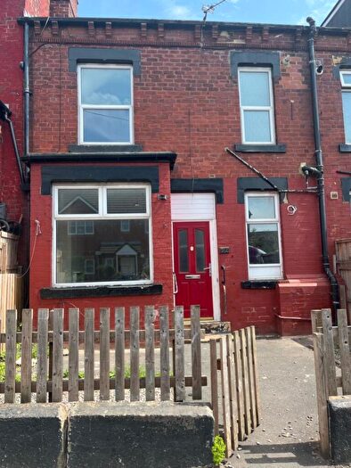 2 Bedroom Terraced House To Rent In Cowper Grove, Leeds, LS8