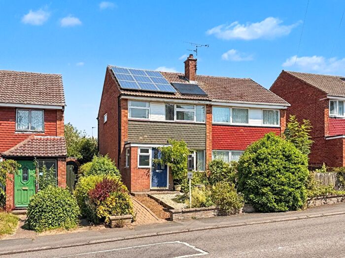 3 Bedroom Semi-Detached House For Sale In Admirals Way, Daventry, NN11