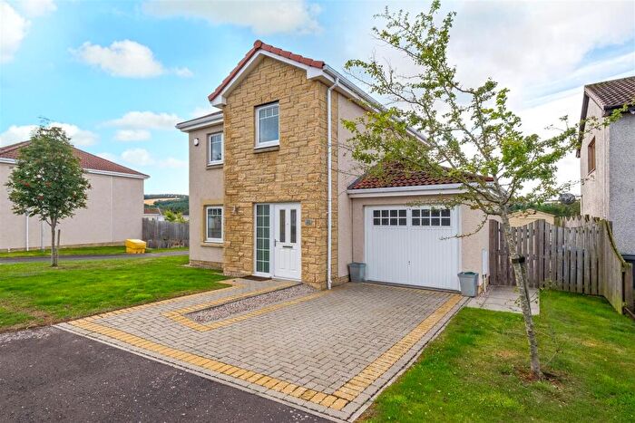 3 Bedroom Detached House For Sale In Laurel Brae, Springfield, KY15