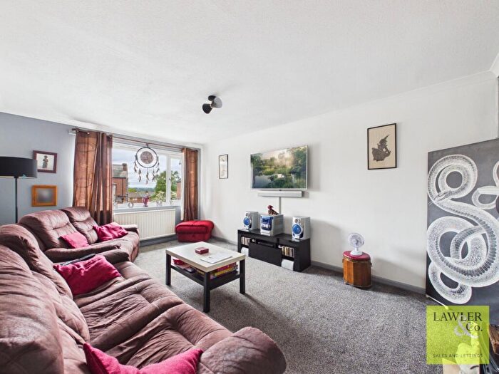 4 Bedroom Maisonette For Sale In Goyt Avenue, Marple, Stockport, Cheshire, SK6