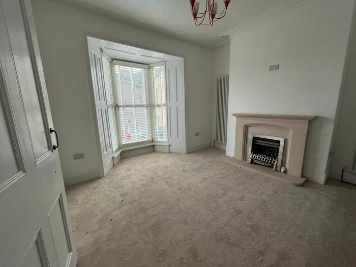3 Bedroom Property To Rent In Bayview Terrace, Uplands, Swansea, SA1