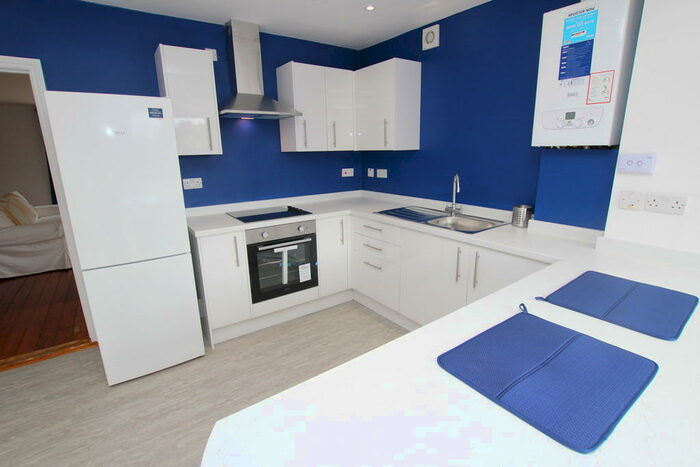 4 Bedroom Semi-Detached House To Rent In Friars Court, Lenton Road, NG7