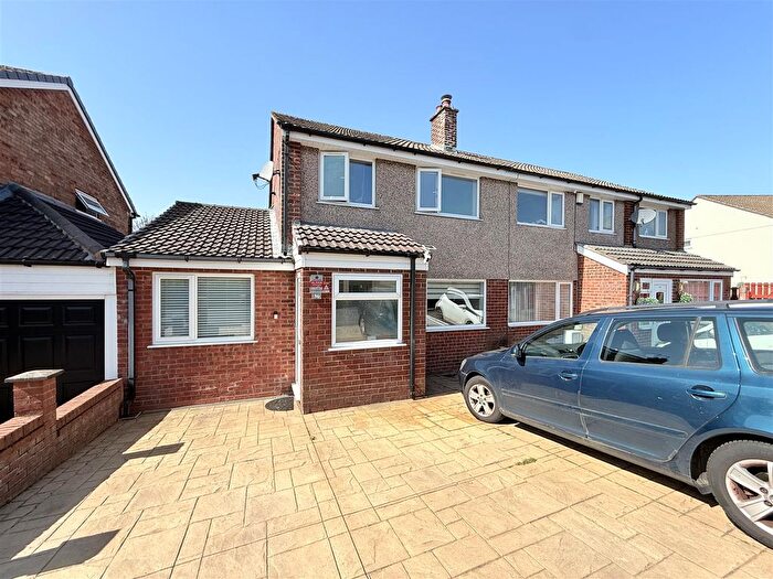 4 Bedroom Semi Detached House For Sale In Tennyson Avenue, Dukinfield, SK16