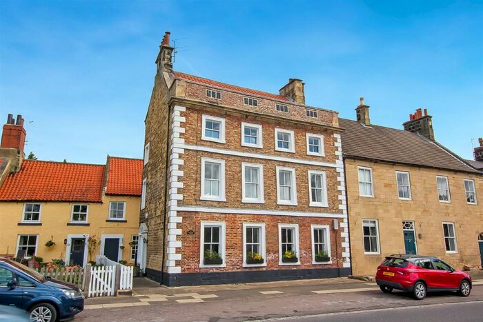 7 Bedroom Town House For Sale In Front Street, Staindrop, Darlington, DL2