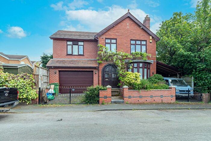 4 Bedroom Detached House For Sale In Monument Avenue, Stourbridge, DY9