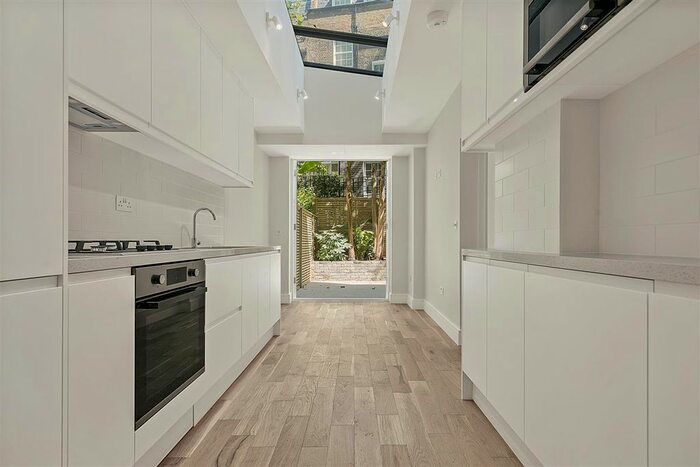 2 Bedroom Flat To Rent In Belgrave Road, London, SW1V